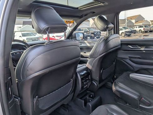 Used 2024 Jeep Grand Cherokee L Altitude AWD/4WD image 40