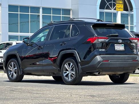 Used 2021 Toyota RAV4 XLE w/ Convenience Package AWD/4WD image 5