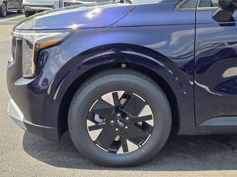 New 2026 Kia Carnival LXS image 5