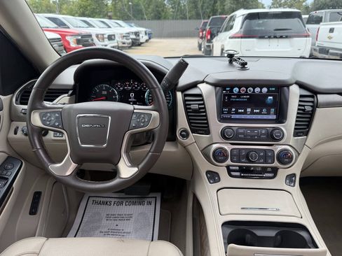 Used 2018 GMC Yukon Denali w/ Open Road Package AWD/4WD image 24