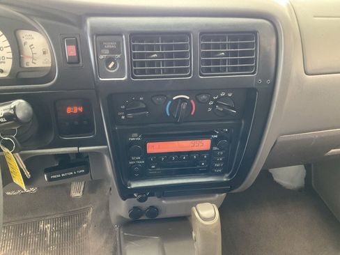 Used 2004 Toyota Tacoma 4x4 Xtracab V6 image 13