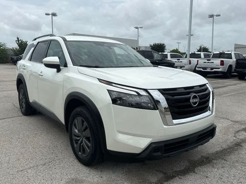 Used 2024 Nissan Pathfinder SV FWD image 7