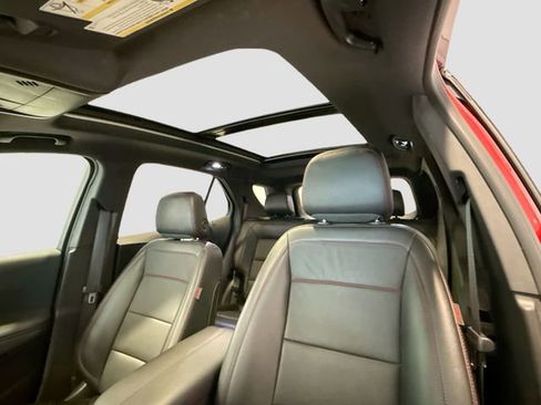 Used 2023 Chevrolet Equinox RS w/ RS Leather Package image 19
