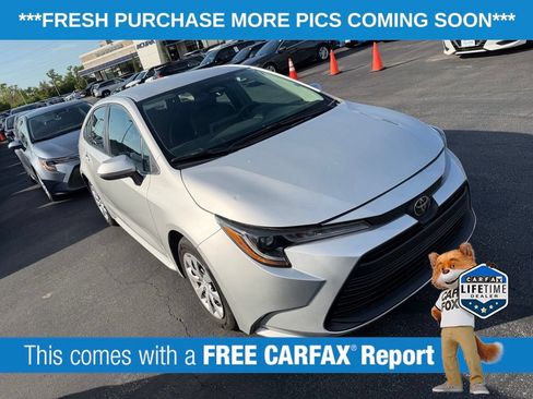 Used 2025 Toyota Corolla LE FWD image 3