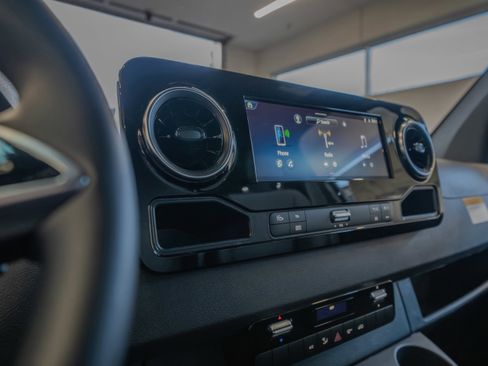 New 2025 Mercedes-Benz Sprinter 2500 image 32
