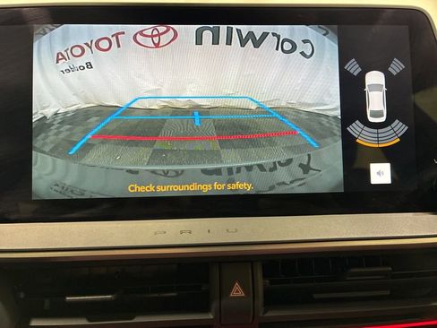 Used 2025 Toyota Prius Plug-In Hybrid FWD image 32