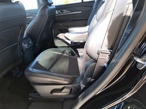 Certified 2025 Ford Explorer ST image 22