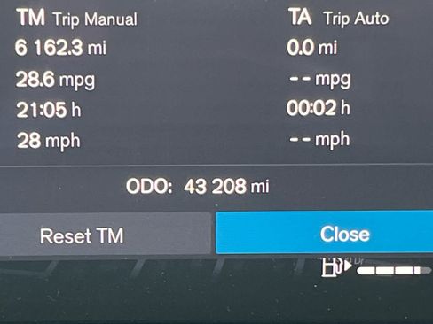 Certified 2022 Volvo XC60 B5 Inscription w/ Climate Package image 44