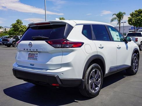 New 2026 Nissan Rogue SV image 7