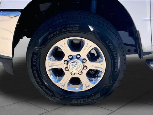 Used 2025 RAM 2500 Big Horn AWD/4WD image 11