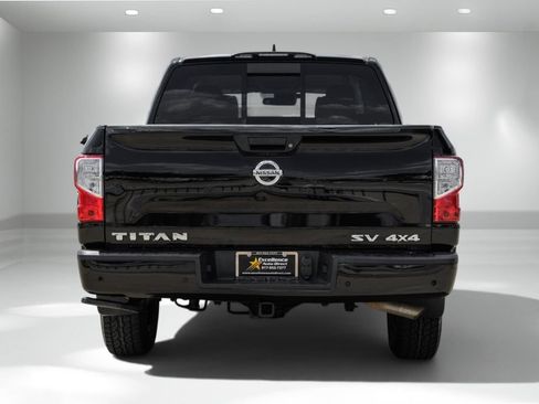Used 2022 Nissan Titan SV w/ Accessory Utility Package AWD/4WD image 7