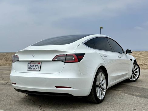 Used 2020 Tesla Model 3 Standard Range Plus RWD image 4