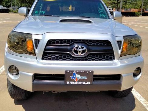 Used 2011 Toyota Tacoma PreRunner w/ TRD Sport Pkg image 2