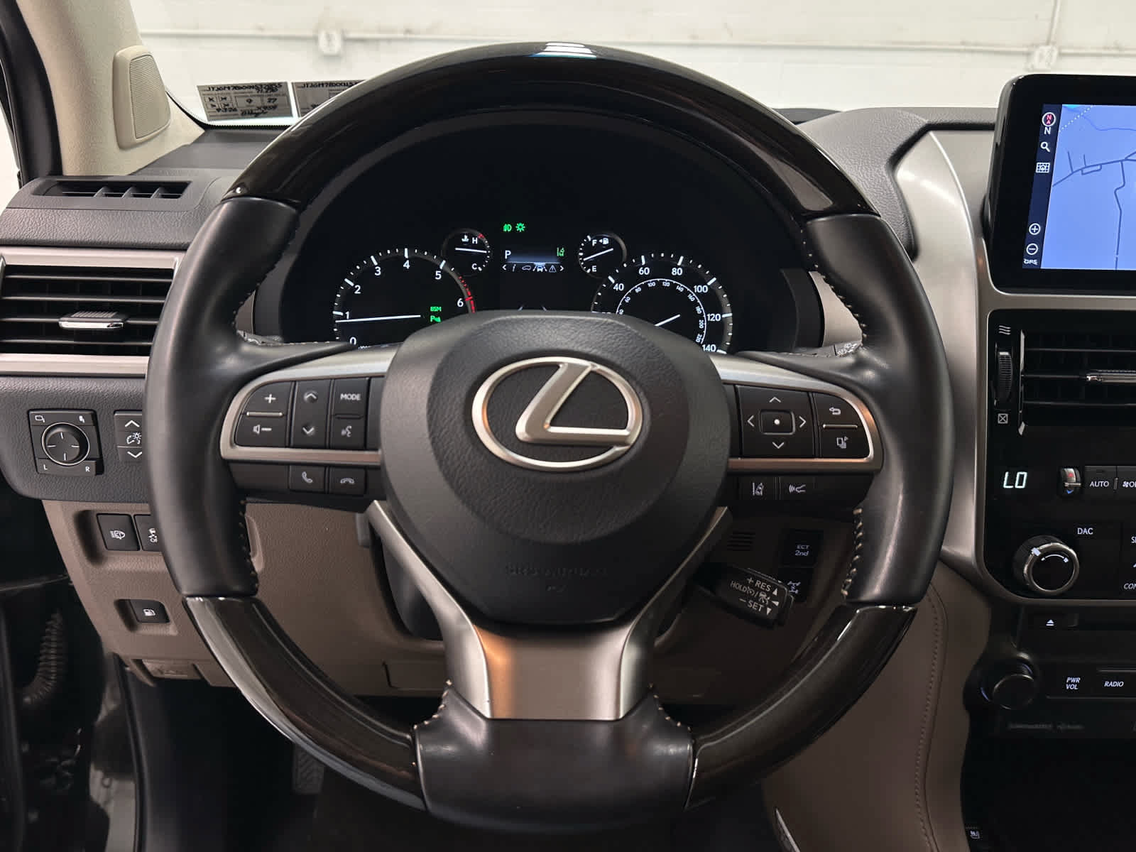 Used 2022 Lexus GX 460 Luxury w/ Sport Design Package AWD/4WD image 26