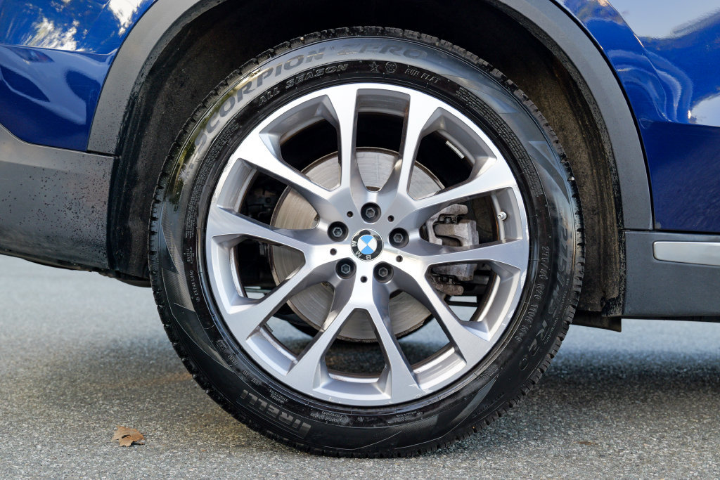 Used 2024 BMW X5 xDrive40i w/ Premium Package AWD/4WD image 13