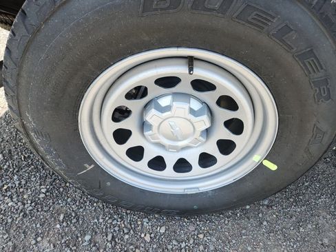 New 2025 Chevrolet Silverado 1500 W/T image 10