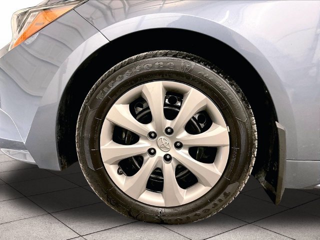 Used 2022 Toyota Corolla LE w/ Carpet Mat Package (TMS) FWD image 8