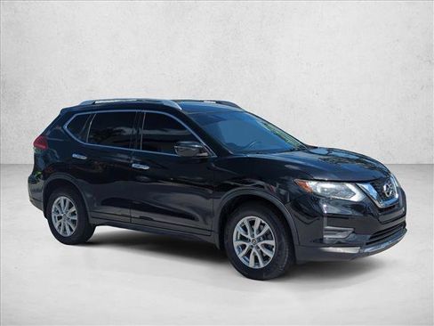 Used 2017 Nissan Rogue SV FWD image 3