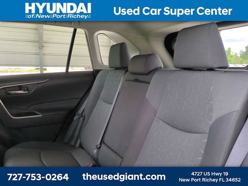 Used 2024 Toyota RAV4 XLE w/ Convenience Package FWD image 15