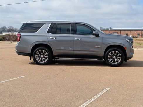 Used 2021 Chevrolet Tahoe LT w/ Luxury Package image 4