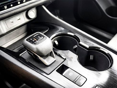 Used 2023 Nissan Rogue SV image 25