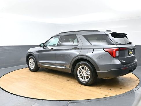 Used 2025 Ford Explorer Active RWD image 8