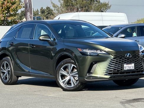 Used 2023 Lexus RX 350 Premium image 2