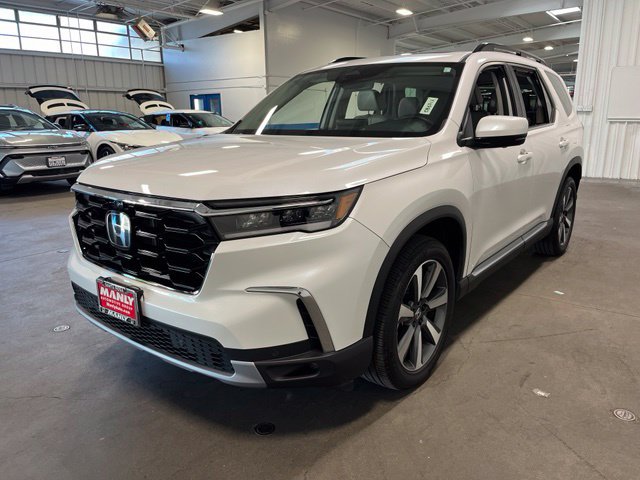Used 2025 Honda Pilot Elite image 7