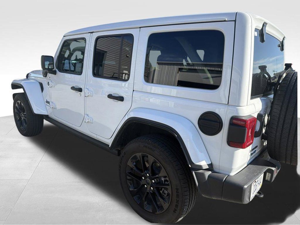 Used 2025 Jeep Wrangler Unlimited Sahara w/ Safety Group AWD/4WD image 29