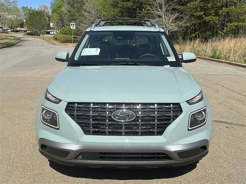New 2025 Hyundai Venue Limited image 7