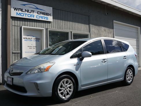 Used 2014 Toyota Prius V Three image 5