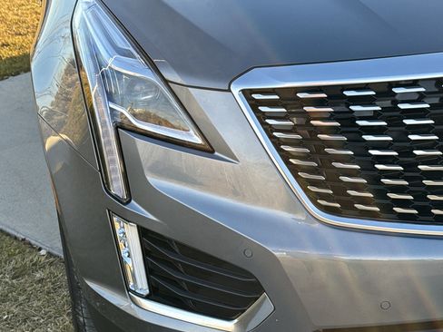 Used 2021 Cadillac XT5 Premium Luxury image 10