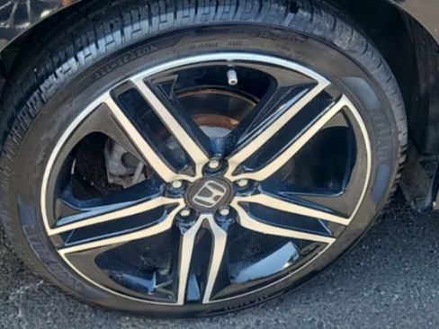 Used 2017 Honda Accord Touring image 13