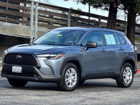 Used 2022 Toyota Corolla Cross L image 8