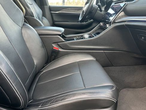 Used 2022 Jeep Grand Cherokee L Overland w/ Advanced Protech Group III image 44