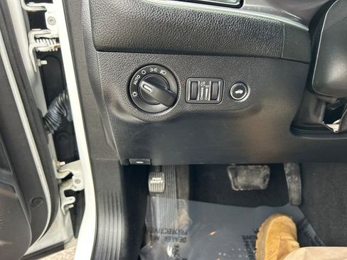 Used 2019 Dodge Challenger SXT image 25