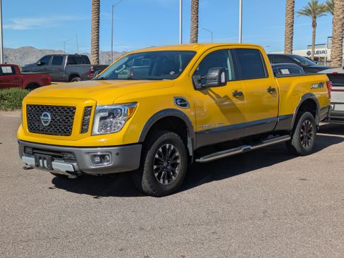 Used 2017 Nissan Titan PRO-4X w/ Pro-4x Convenience Package image 7