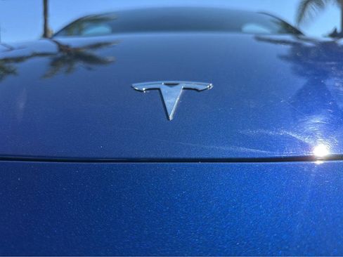 Used 2023 Tesla Model Y Long Range image 40