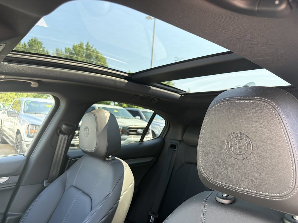 Used 2024 Alfa Romeo Stelvio Ti AWD/4WD image 28