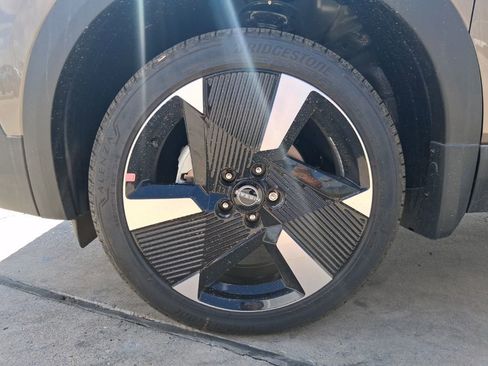 New 2026 Nissan Kicks SR FWD image 30