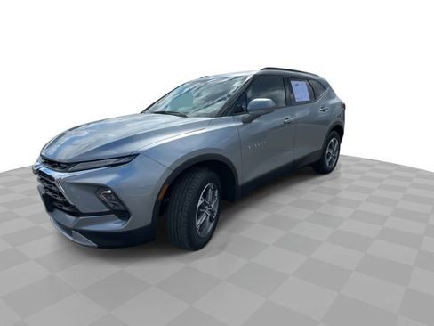 Certified 2025 Chevrolet Blazer LT w/ Convenience Package FWD image 4