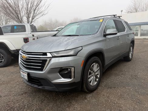 Used 2023 Chevrolet Traverse LT image 4