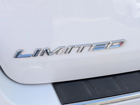 Used 2023 Ford Explorer Limited image 28