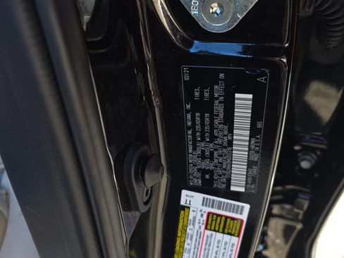 Used 2021 Toyota Highlander XLE image 19