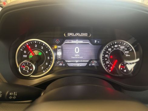 New 2026 RAM 1500 4x4 Crew Cab image 19