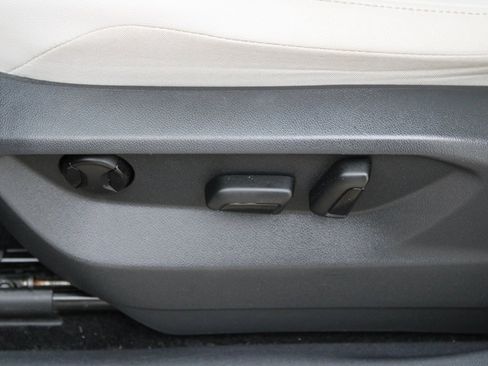 Certified 2020 Volkswagen Tiguan SEL image 10