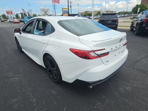 Certified 2025 Toyota Camry SE FWD image 5