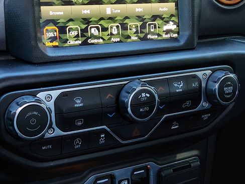 Used 2022 Jeep Gladiator Mojave image 28