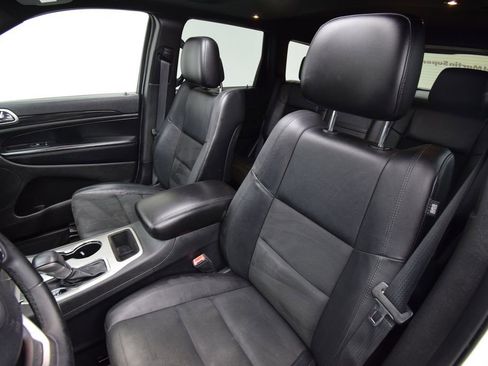 Used 2019 Jeep Grand Cherokee Altitude image 21