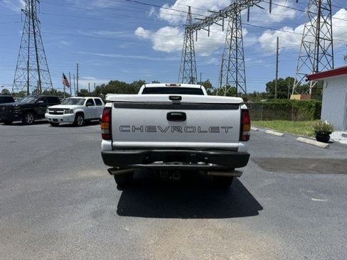 Used 2000 Chevrolet Silverado 2500 2WD Regular Cab w/ Firm Ride Suspension Pkg image 4